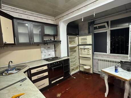 Qara Qarayevdə 3 otaqlı köhnə tikili mənzil kirayə verilir, 100 m², 660 AZN/ay, şəkil 3 / 10