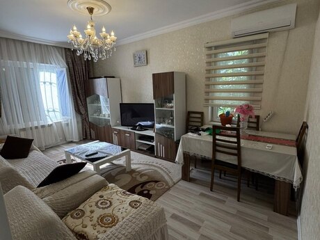 Продаётся 3-комнатная квартира в старом фонде, Yeni Yasamal, 65 м², 179 000 AZN, фото 3 / 12