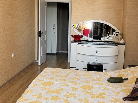 20 Yanvarda 2 otaqlı yeni tikili mənzil kirayə verilir, 85 m², 800 AZN/ay, şəkil 3 / 12