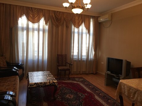 2-room old-build apartment for rent in Bayıl, 65 m², 700 AZN/mo, photo 2 / 12