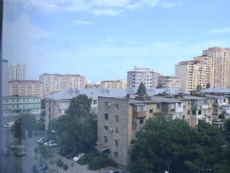 4-комнатная квартира, 155 м², İnşaatçılar, 1 000 AZN