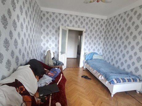 Yeni Günəşlidə 2 otaqlı köhnə tikili mənzil satılır, 65 m², 125 000 AZN, şəkil 3 / 10