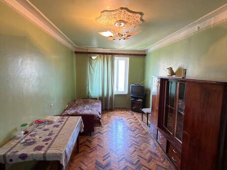Əhmədlidə 2 otaqlı köhnə tikili mənzil satılır, 65 m², 145 000 AZN, şəkil 2 / 12