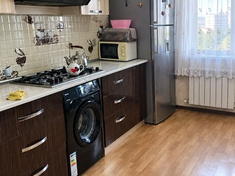 3-room new-build apartment for rent in 8 Noyabr, 130 m², 999 AZN/mo, photo 3 / 11