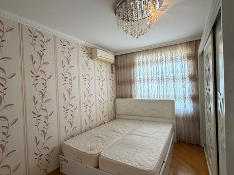 Əhmədlidə 4 otaqlı köhnə tikili mənzil satılır, 115 m², 250 000 AZN, şəkil 5 / 12