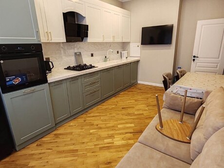 2-room new-build apartment for rent in Memar Əcəmi, 80 m², 750 AZN/mo, photo 4 / 12