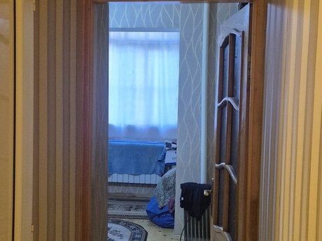 8-ci mikrorayonda 1 otaqlı köhnə tikili mənzil satılır, 50 m², 147 000 AZN, şəkil 5 / 9