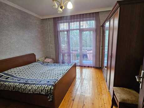 2 otaq · 60 m² · 4/5 mərtəbə, Elmlər Akademiyası