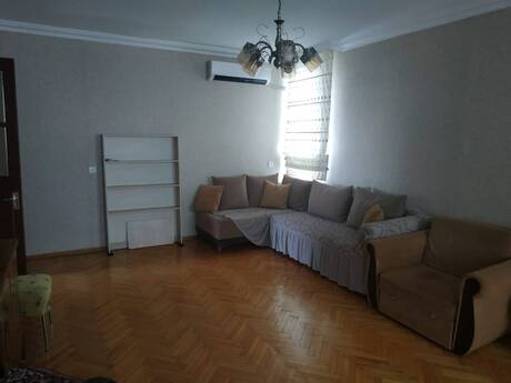 Elan №6535443 - Bakı, 28 May m., 2 otaqlı, 50 m², 5/5 mərtəbə