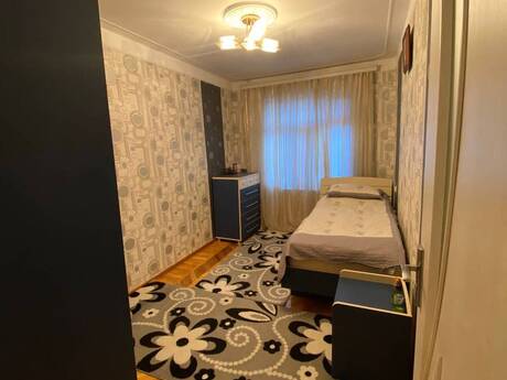 Сдаётся 4-комнатная квартира в старом фонде, Neftçilər, 100 м², 800 AZN/мес, фото 4 / 12
