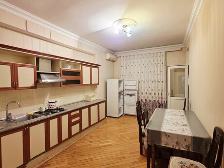 Memar Əcəmidə 2 otaqlı yeni tikili mənzil kirayə verilir, 90 m², 700 AZN/ay, şəkil 5 / 9