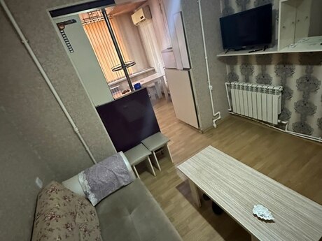 2-room old-build apartment for rent in Xalqlar Dostluğu, 45 m², 550 AZN/mo, photo 2 / 12