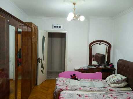 Yasamalda 3 otaqlı köhnə tikili mənzil satılır, 110 m², 270 000 AZN, şəkil 4 / 12
