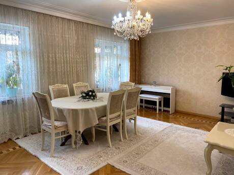 4-room old-build apartment for rent in Bakıxanov, 120 m², 800 AZN/mo, photo 3 / 12