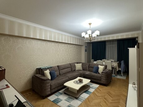 İnşaatçılarda 2 otaqlı köhnə tikili mənzil satılır, 120 m², 255 000 AZN, şəkil 2 / 12