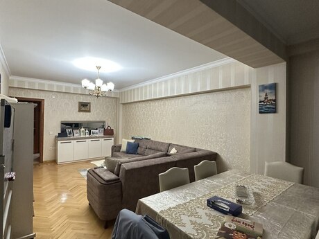 İnşaatçılarda 2 otaqlı köhnə tikili mənzil satılır, 120 m², 255 000 AZN, şəkil 3 / 12