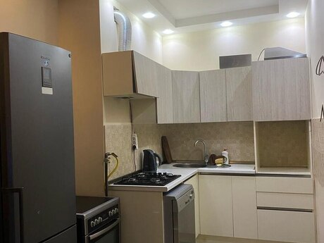 2-room new-build apartment for rent in Grand Hayat residence, 70 m², 899 AZN/mo, photo 4 / 5