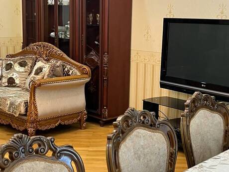 Gənclikdə 4 otaqlı yeni tikili mənzil kirayə verilir, 180 m², 1 400 AZN/ay, şəkil 3 / 12