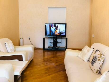 3-room old-build apartment for rent in Nizami, 80 m², 950 AZN/mo, photo 3 / 12