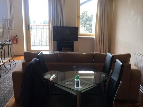 2-room old-build apartment for rent in Sahil, 70 m², 900 AZN/mo, photo 5 / 12