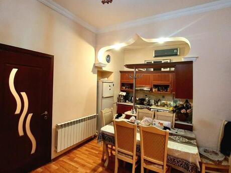 Elan №6536262 - Bakı, Sahil m., 2 otaqlı, 60 m², 4/4 mərtəbə