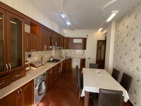 İnşaatçılarda 3 otaqlı yeni tikili mənzil kirayə verilir, 130 m², 800 AZN/ay, şəkil 2 / 12