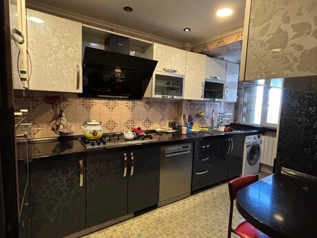 4 otaq · 110 m² · 6/9 mərtəbə, Nəsimi