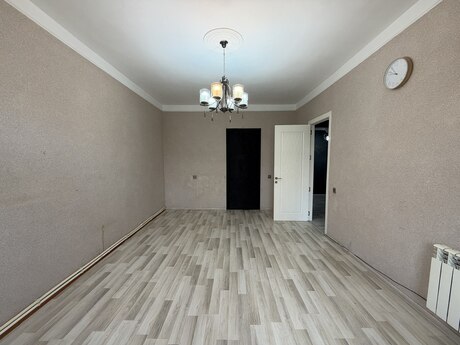 Qara Qarayevdə 3 otaqlı köhnə tikili mənzil satılır, 80 m², 235 000 AZN, şəkil 3 / 12