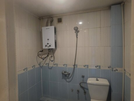 İnşaatçılarda 1 otaqlı köhnə tikili mənzil satılır, 31 m², 135 000 AZN, şəkil 2 / 4