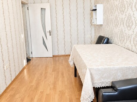 Gənclikdə 2 otaqlı köhnə tikili mənzil satılır, 45 m², 139 000 AZN, şəkil 2 / 10