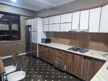 Nərimanovda 3 otaqlı yeni tikili mənzil kirayə verilir, 145 m², 1 300 AZN/ay, şəkil 2 / 10