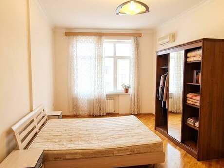 Продаётся 4-комнатная квартира в новостройке, Nizami, 220 м², 480 000 AZN, фото 3 / 11