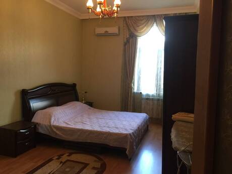 Bayılda 2 otaqlı köhnə tikili mənzil kirayə verilir, 72 m², 700 AZN/ay, şəkil 3 / 12