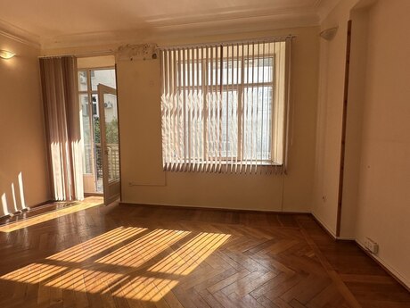 3-room old-build apartment for sale in Sahil, 95 m², 350 000 AZN, photo 2 / 5