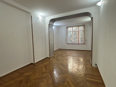 3-room old-build apartment for sale in Sahil, 95 m², 350 000 AZN, photo 4 / 5
