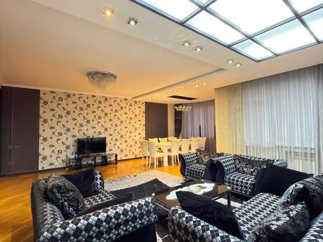 5 rooms · 280 m²