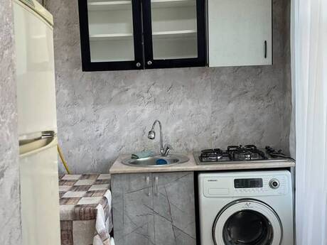 Qara Qarayevdə 2 otaqlı köhnə tikili mənzil kirayə verilir, 50 m², 600 AZN/ay, şəkil 5 / 5