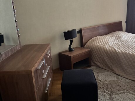 28 Mayda 3 otaqlı yeni tikili mənzil kirayə verilir, 140 m², 1 450 AZN/ay, şəkil 3 / 5