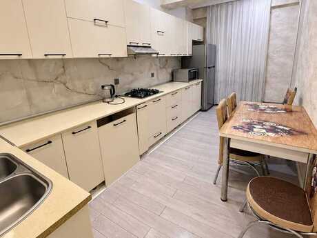 20 Yanvarda 3 otaqlı yeni tikili mənzil kirayə verilir, 120 m², 1 100 AZN/ay, şəkil 4 / 9