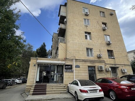 4-room old-build apartment for sale in Elmlər Akademiyası, 80 m², 255 000 AZN, photo 2 / 12