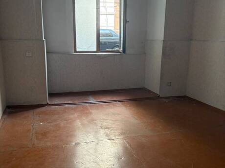 Sahildə 4 otaqlı köhnə tikili mənzil satılır, 100 m², 420 000 AZN, şəkil 2 / 12