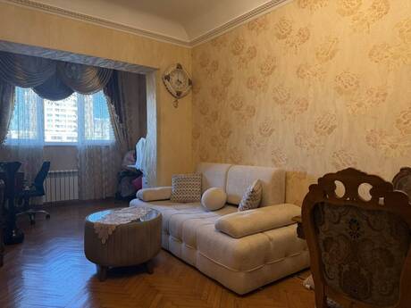 Elmlər Akademiyasında 2 otaqlı köhnə tikili mənzil satılır, 65 m², 195 000 AZN, şəkil 2 / 12
