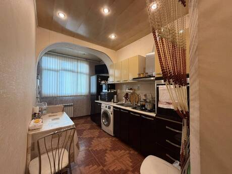 2-room old-build apartment for sale in İnşaatçılar, 70 m², 195 000 AZN, photo 3 / 12