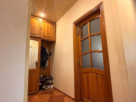 2-room old-build apartment for sale in İnşaatçılar, 70 m², 195 000 AZN, photo 5 / 12