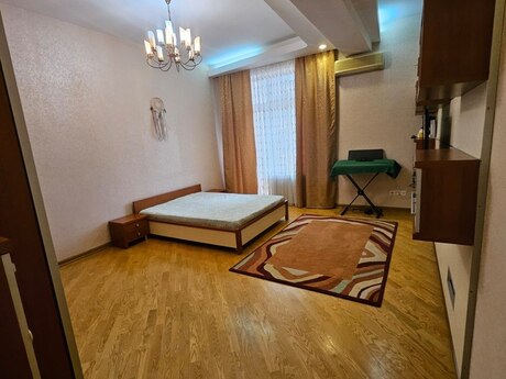 Продаётся 3-комнатная квартира в новостройке, Nizami, 175 м², 495 000 AZN, фото 2 / 12