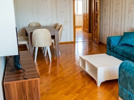 Gənclikdə 2 otaqlı köhnə tikili mənzil kirayə verilir, 70 m², 800 AZN/ay, şəkil 4 / 11