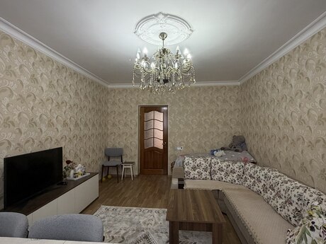 Bakıxanovda 3 otaqlı köhnə tikili mənzil satılır, 75 m², 168 000 AZN, şəkil 2 / 12