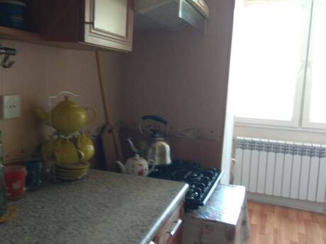 Sahildə 2 otaqlı köhnə tikili mənzil kirayə verilir, 50 m², 800 AZN/ay, şəkil 4 / 5