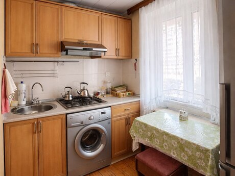 Qara Qarayevdə 2 otaqlı köhnə tikili mənzil kirayə verilir, 60 m², 600 AZN/ay, şəkil 5 / 12
