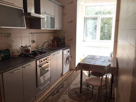 2-room old-build apartment for rent in Bayıl, 65 m², 700 AZN/mo, photo 3 / 12